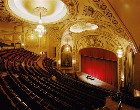 theaters in omaha ne.